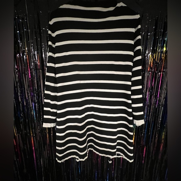 Black and White Striped Cardigan with pockets & Lace Detail - Picture 3 of 3